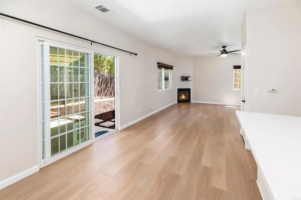 477 Calle Elegante