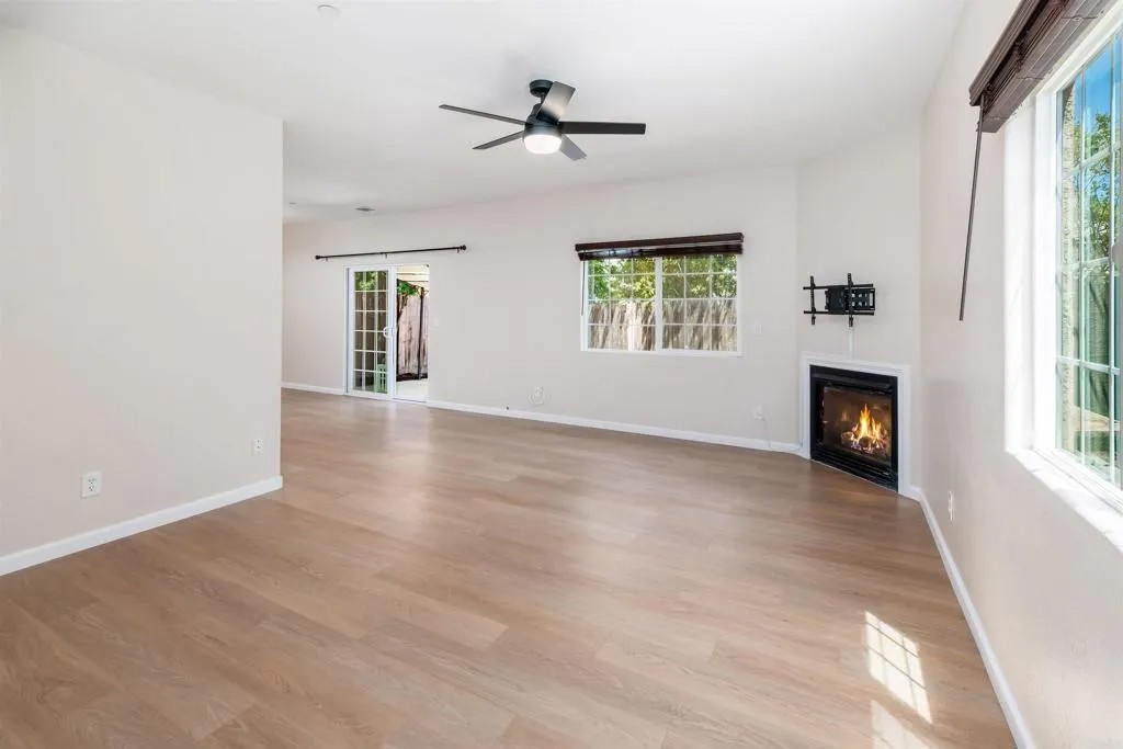 477 Calle Elegante