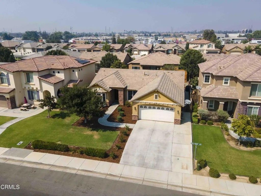Photo of 9010 Wolf River Avenue, Bakersfield, CA 93312 (MLS # V1-34060)