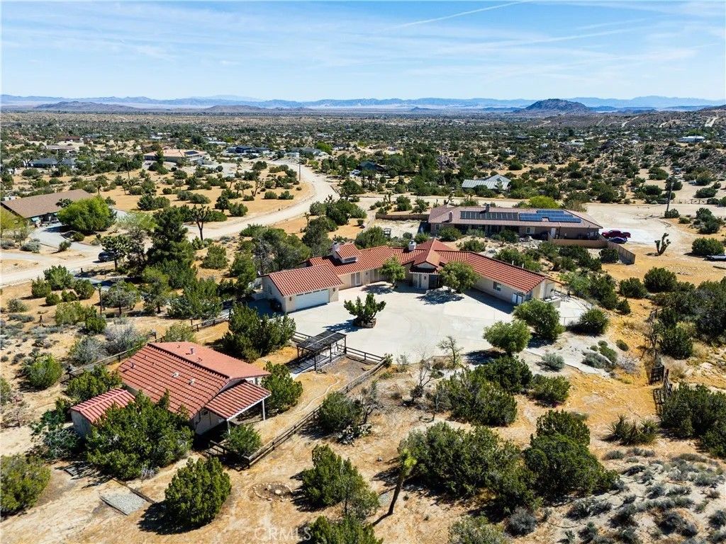 Photo of 5453 Wallaby Street, Yucca Valley, CA 92284 (MLS # JT26073864)