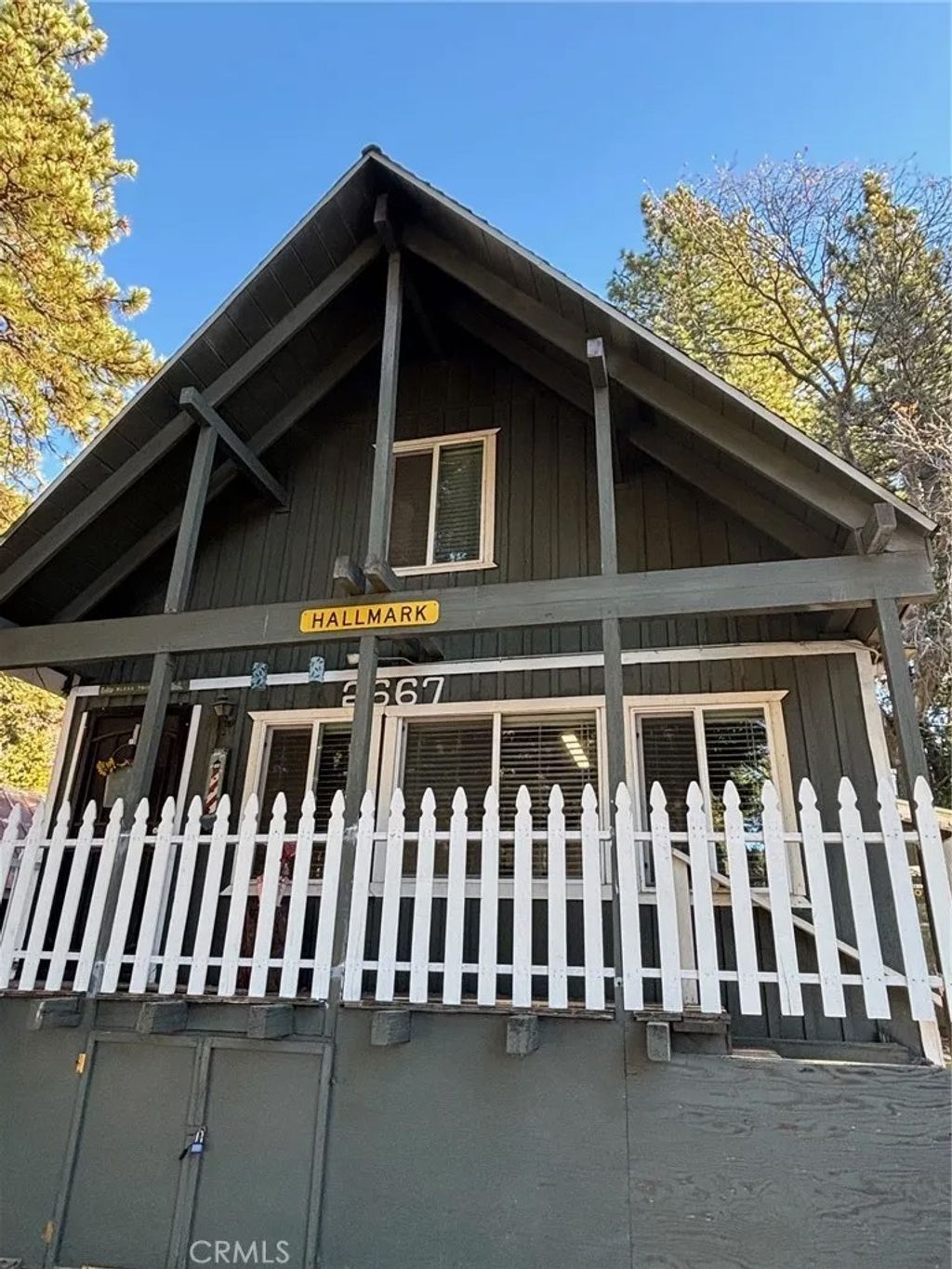 Photo of 2667 Hunsaker Dr, Running Springs, CA 92382 (MLS # IG25274129)