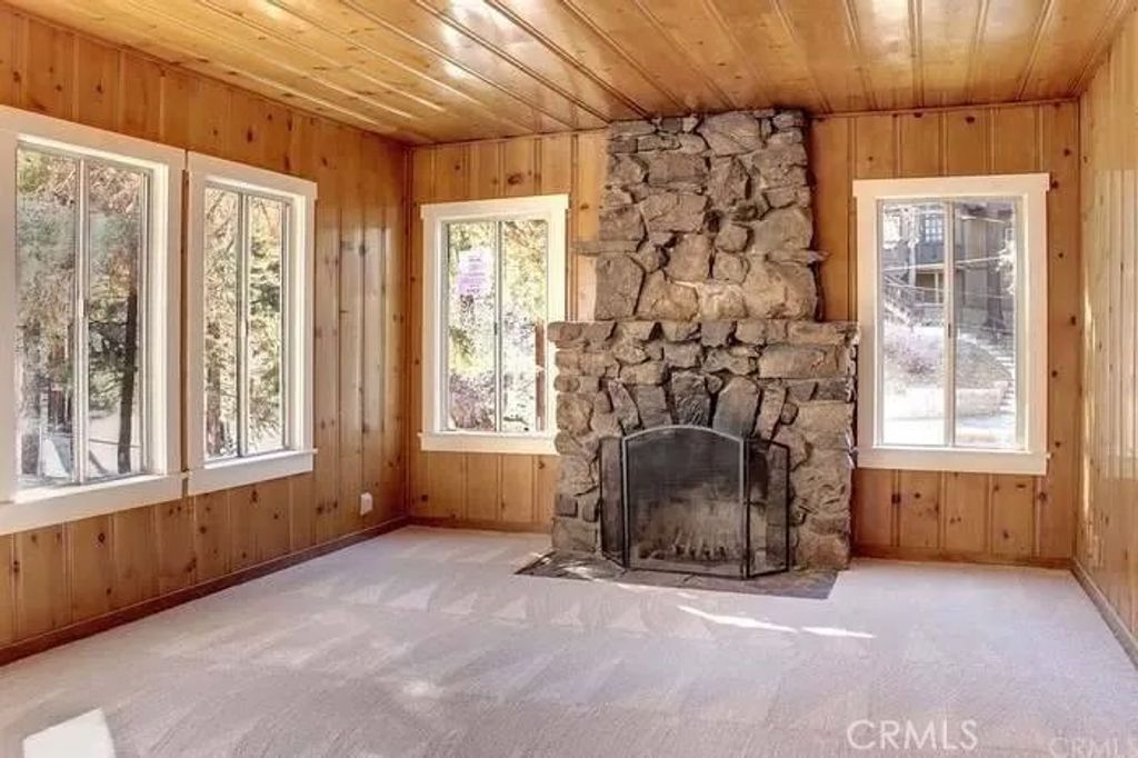 Photo of 512 S Marlowe Drive, Big Bear Lake, CA 92314 (MLS # FR26061683)