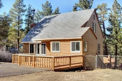 Photo of 512 S Marlowe Drive, Big Bear Lake, CA 92314 (MLS # FR26061683)