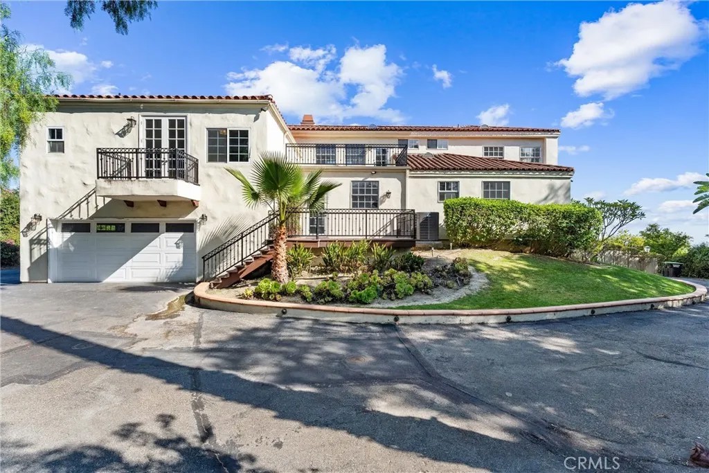 927 E Avocado Crest Road