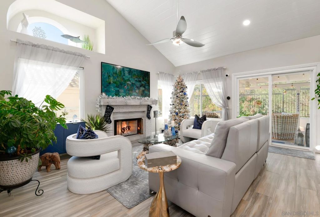 Photo of 2227 Medina Gln, Escondido, CA 92026 (MLS # 250045811)