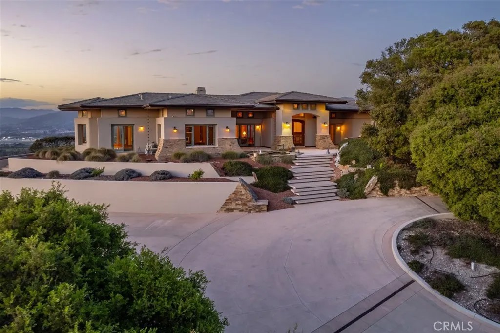 1015 Rimrock Lane