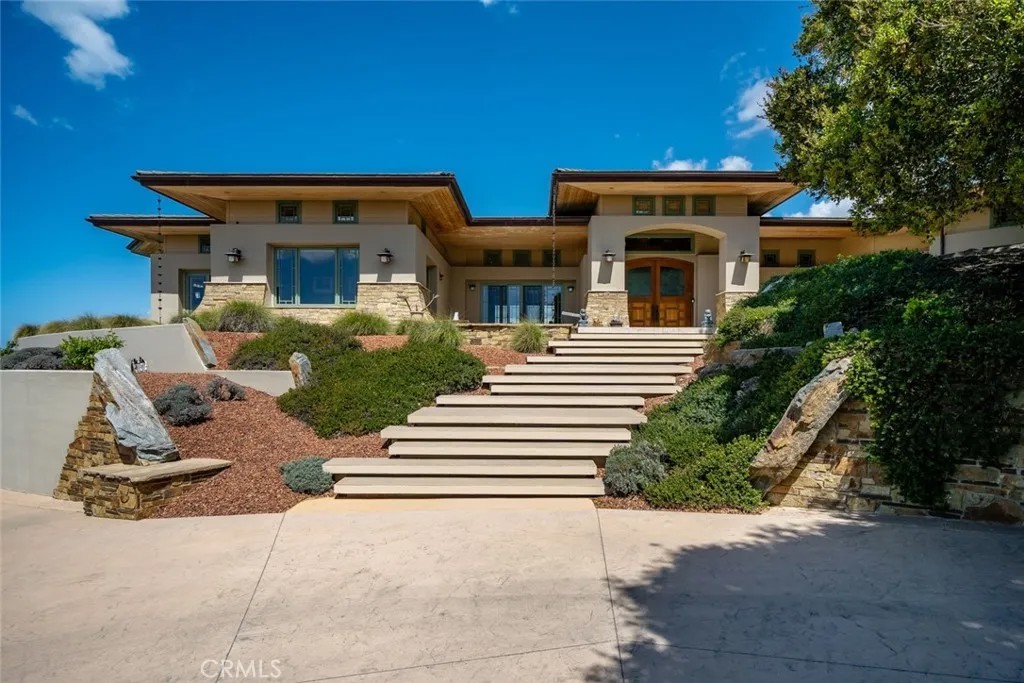 1015 Rimrock Lane