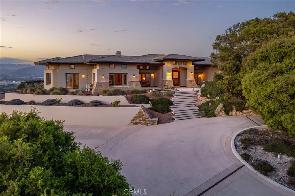 1015 Rimrock Lane