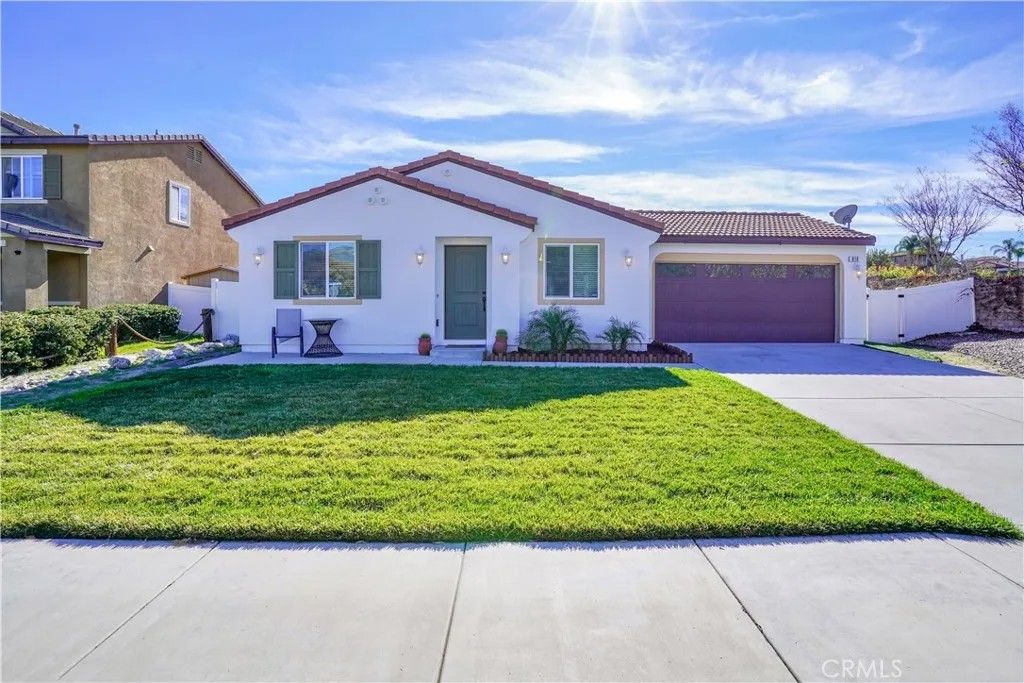 Photo of 818 E Washington Avenue, San Jacinto, CA 92583 (MLS # OC26018543)