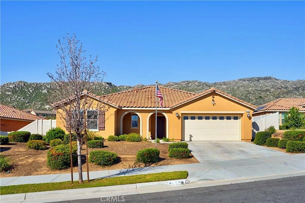 Photo of 638 Awaal St, San Jacinto, CA 92582 (MLS # SW26025239)