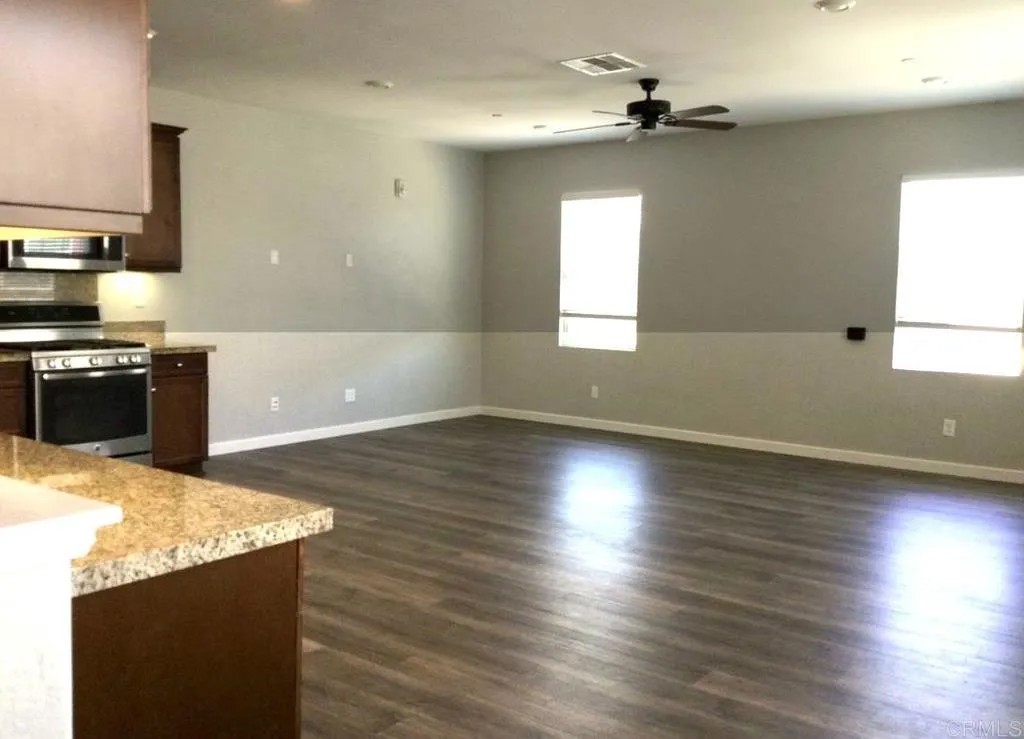 1541 Winter Lane UNIT 1