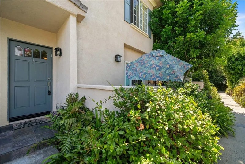 11808 Riverside Drive 3