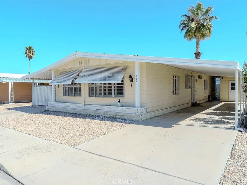 Photo of 554 Castille Dr, Hemet, CA 92543 (MLS # SW26036880)