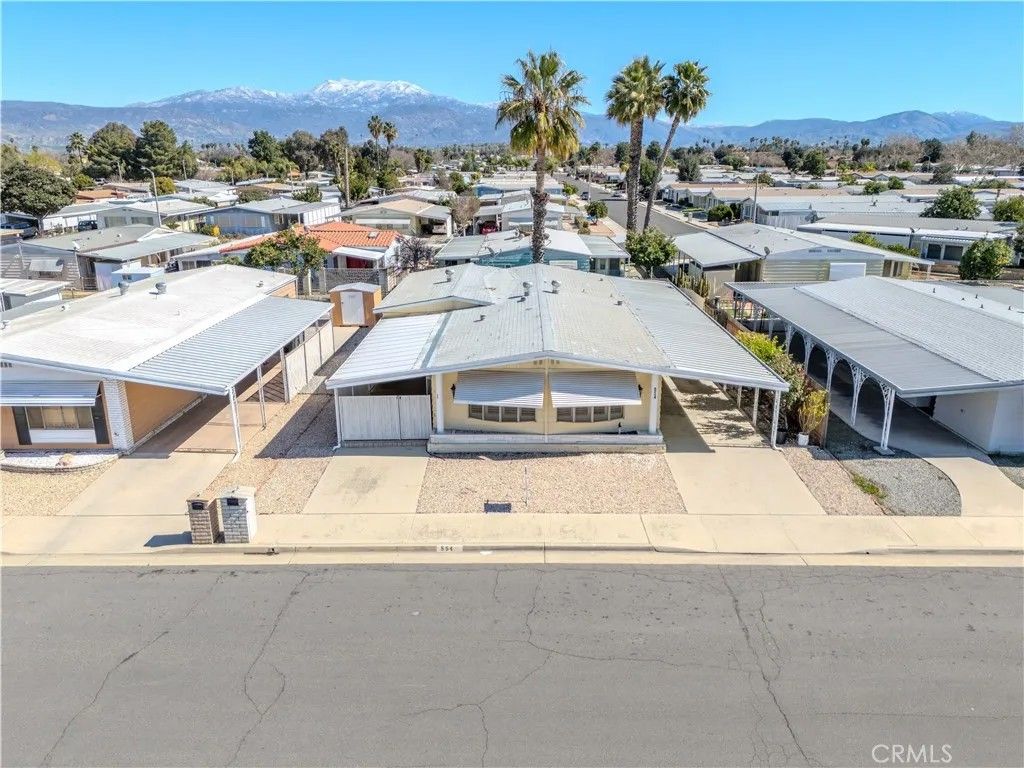 Photo of 554 Castille Dr, Hemet, CA 92543 (MLS # SW26036880)