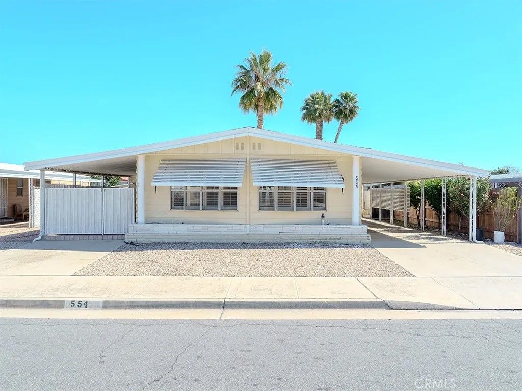 Photo of 554 Castille Dr, Hemet, CA 92543 (MLS # SW26036880)