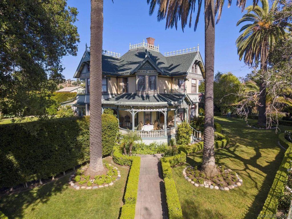 Photo of 700 S Juniper St, Escondido, CA 92025 (MLS # 260009792)