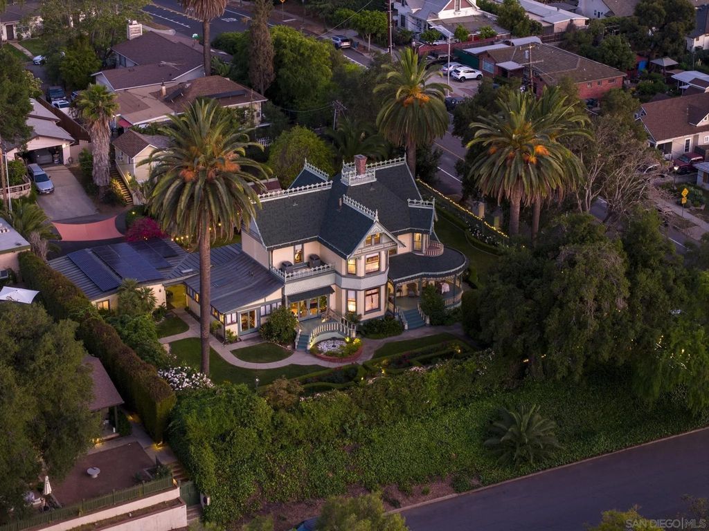 Photo of 700 S Juniper St, Escondido, CA 92025 (MLS # 260009792)