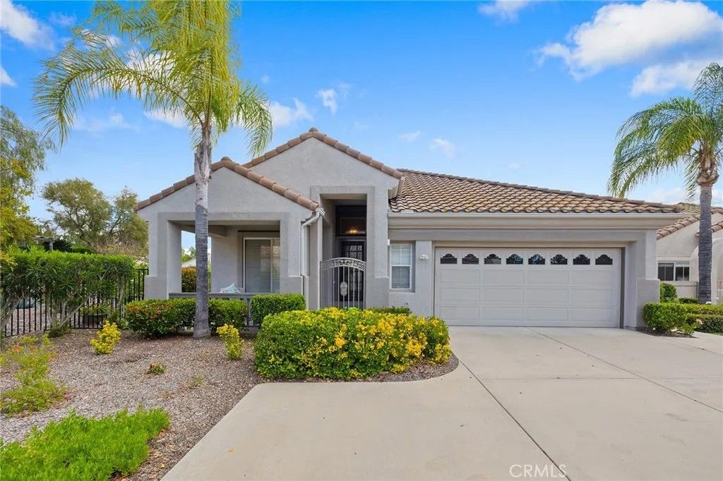 Photo of 39996 Via Tiama, Murrieta, CA 92562 (MLS # SW26071989)