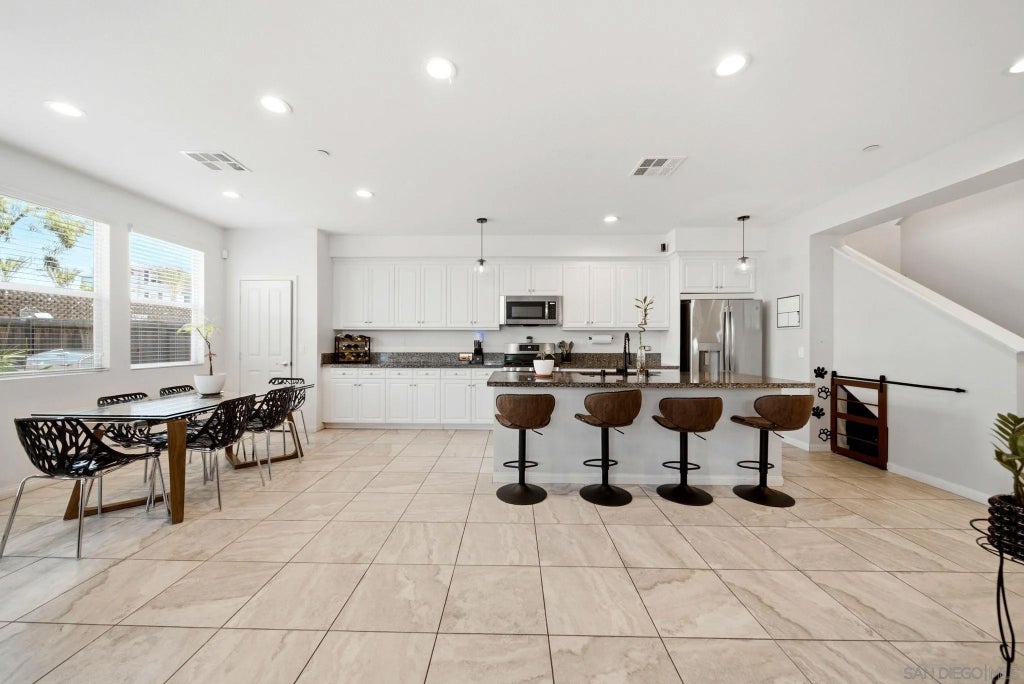 Photo of 1165 Calle Oroblanco #1, Chula Vista, CA 91913 (MLS # 260021898)