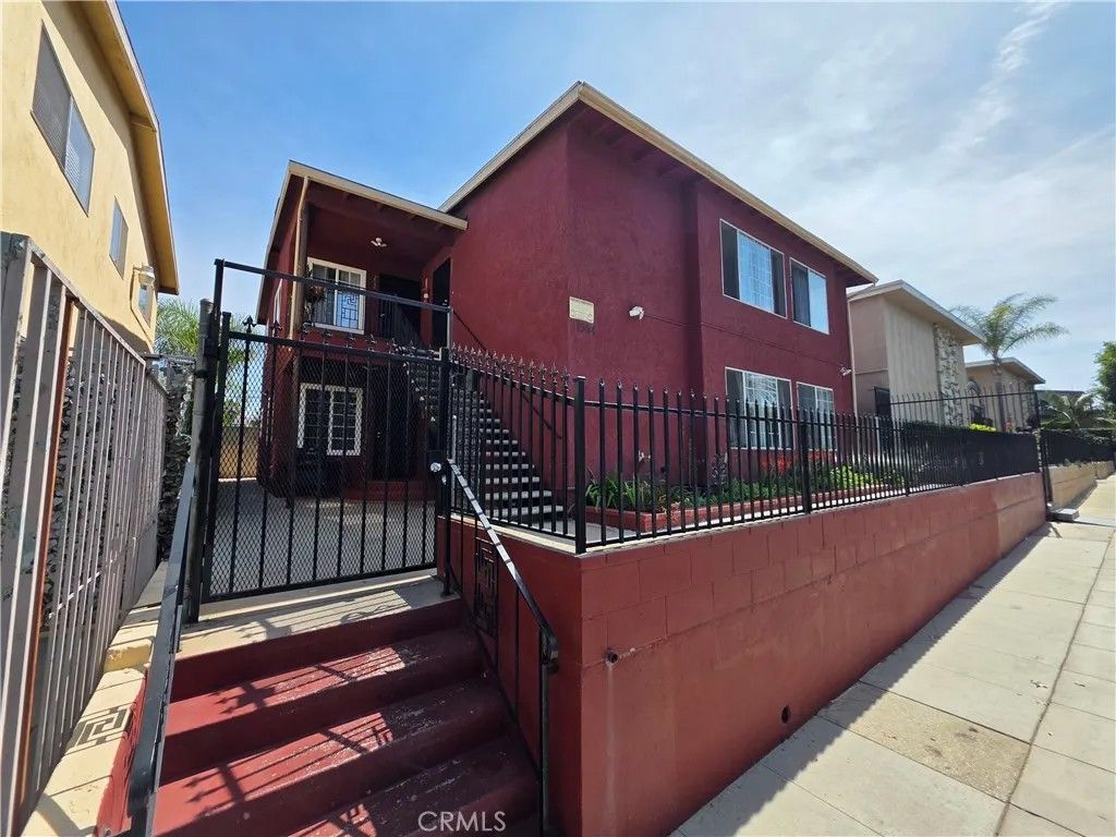 Photo of 1564 Locust Ave, Long Beach, CA 90813 (MLS # PW26065029)