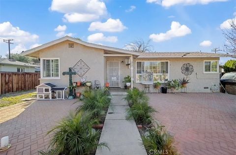 Photo of 317 Terry Ln, Hemet, CA 92544 (MLS # IG26035942)