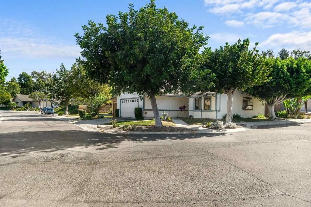 Photo of 1387 Longfellow Road, Vista, CA 92083 (MLS # NDP2601138)