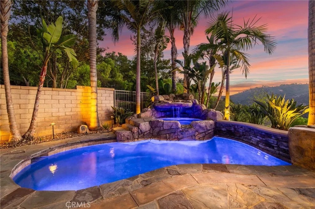 Photo of 33 Glittering Sky, Aliso Viejo, CA 92656 (MLS # OC26188861)