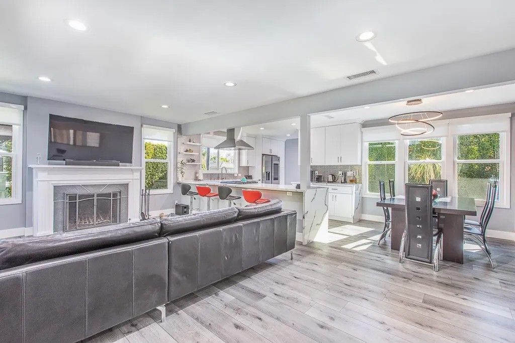 Photo of 1207 Greenacre Avenue, West Hollywood, CA 90046 (MLS # SR26016965)