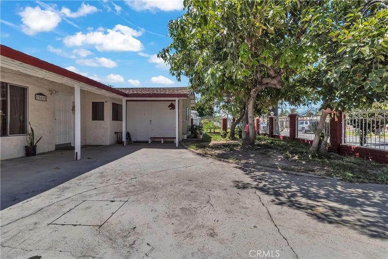 13618 Las Vecinas Dr
