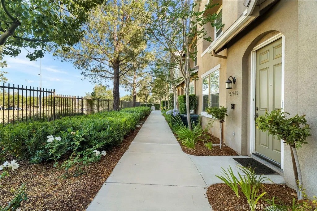 27249 Riverview Lane