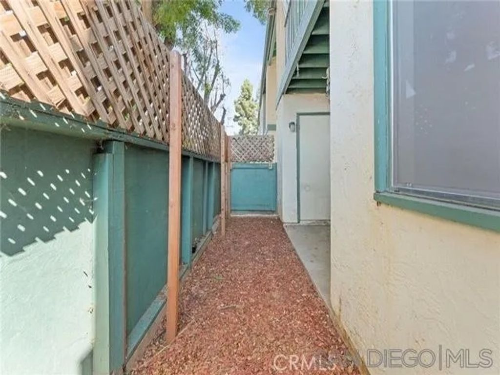 Photo of 1811 E Grand Ave #175, Escondido, CA 92027 (MLS # 250040946)