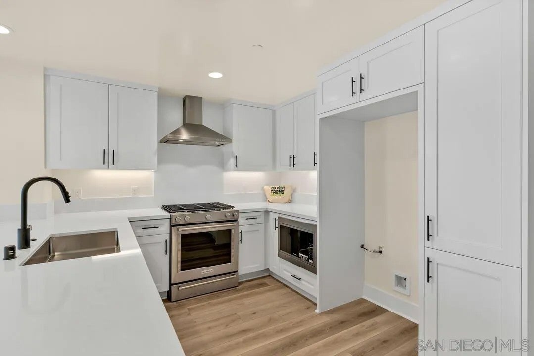 1103 Catania Ct 104