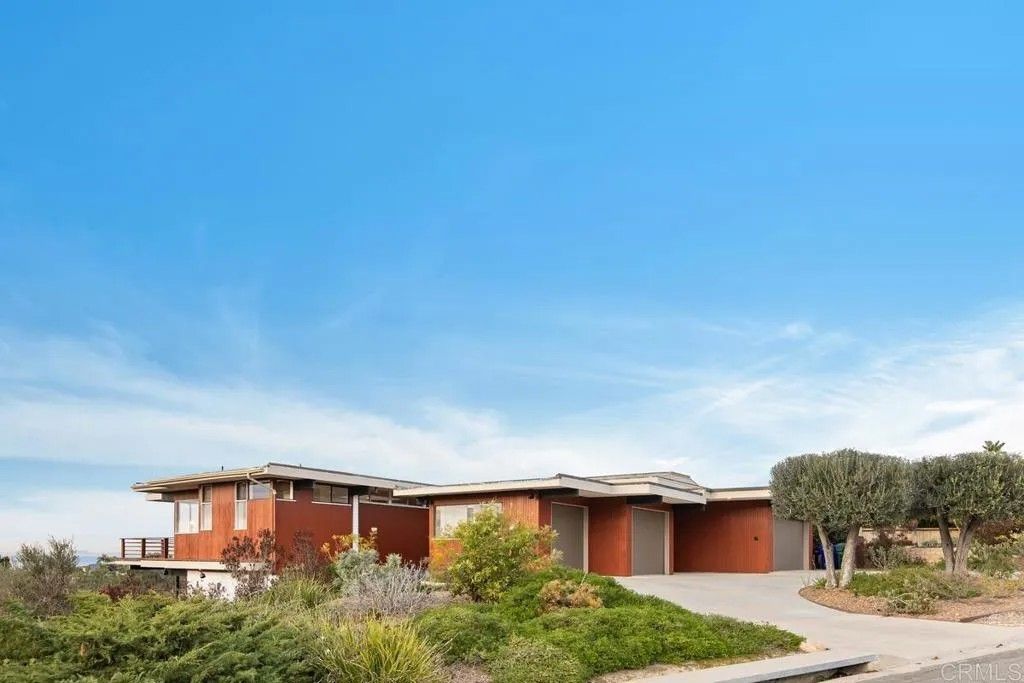 Photo of 2614 Costebelle Dr, La Jolla, CA 92037 (MLS # NDP2600982)