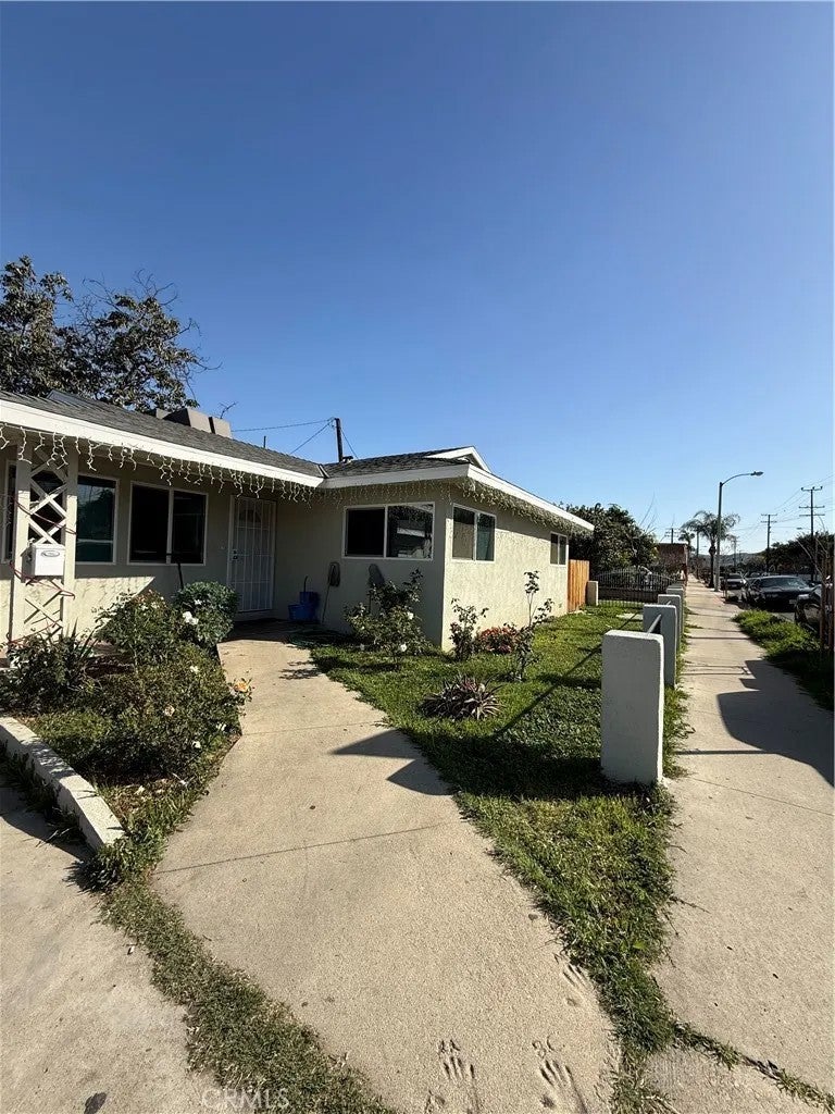 Photo of 221 S Howard Street, Corona, CA 92879 (MLS # PW26023281)
