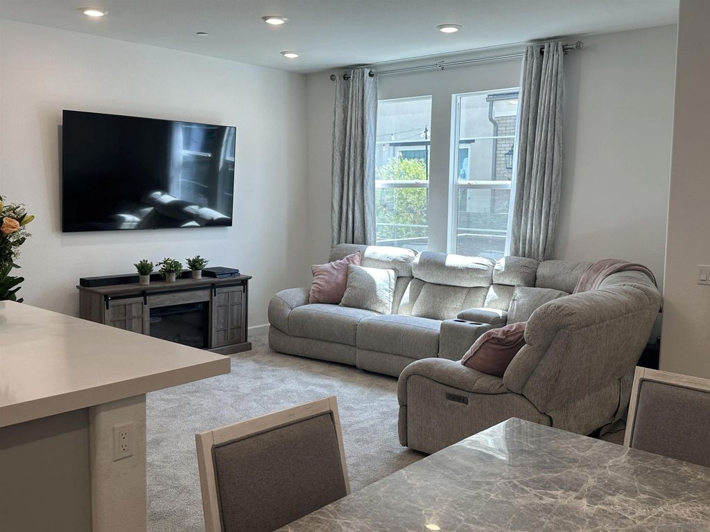 Photo of 1209 Sunrise Vw #103, San Marcos, CA 92078 (MLS # 250038137)