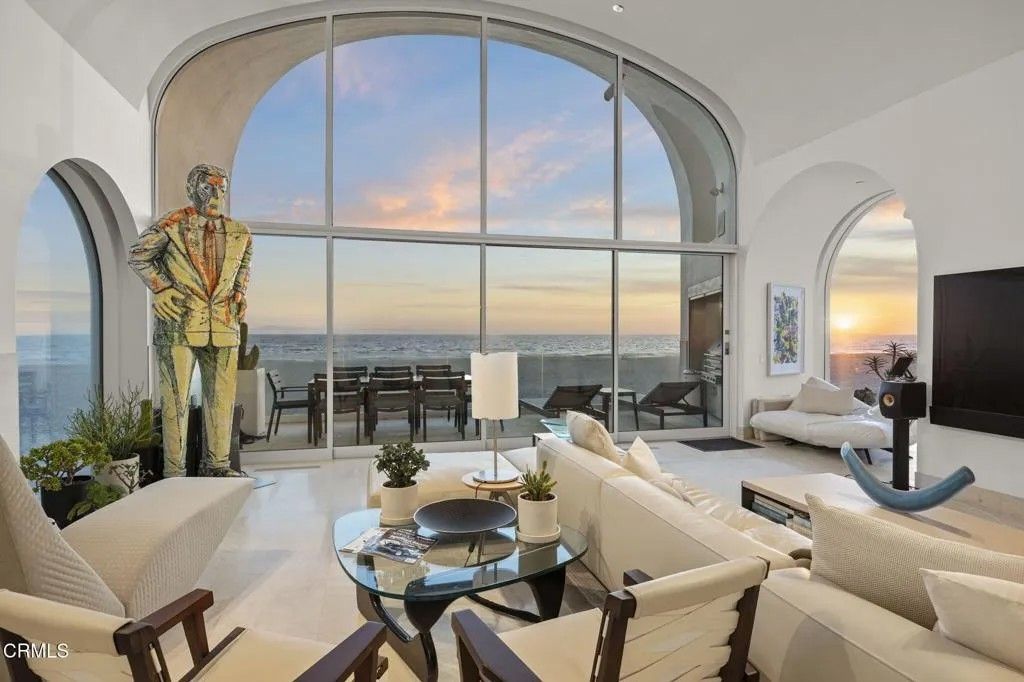 Photo of 1211 Capri Way, Oxnard, CA 93035 (MLS # V1-35554)