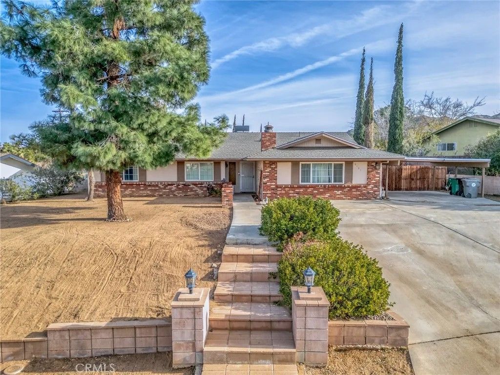 Photo of 8181 Church St, Yucca Valley, CA 92284 (MLS # JT26022340)