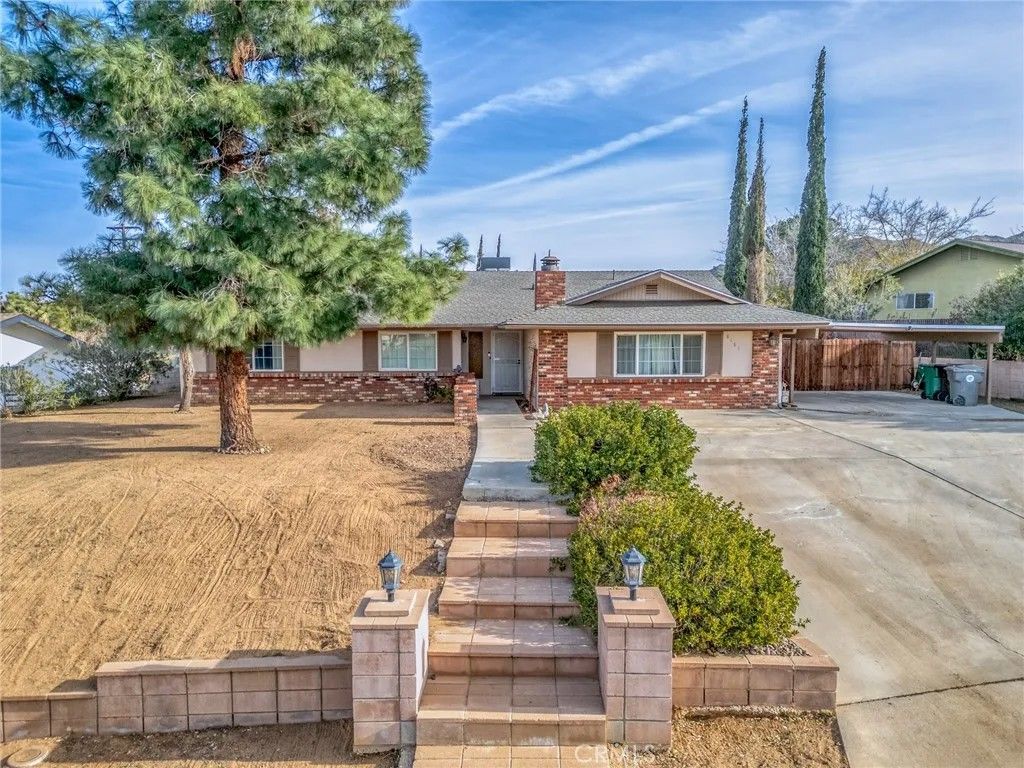 Photo of 8181 Church St, Yucca Valley, CA 92284 (MLS # JT26022340)