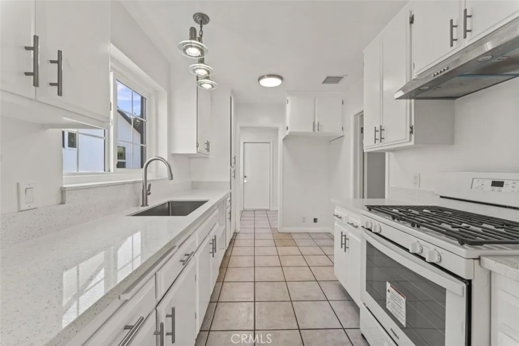 14722 Strathern
