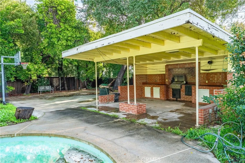 1210 Rodeo Road