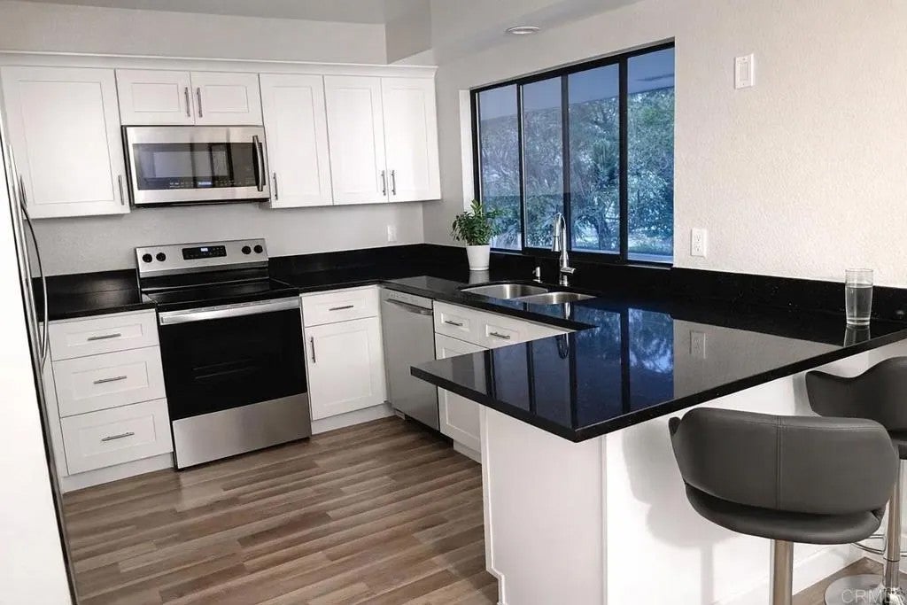 2537 Navarra Drive B11