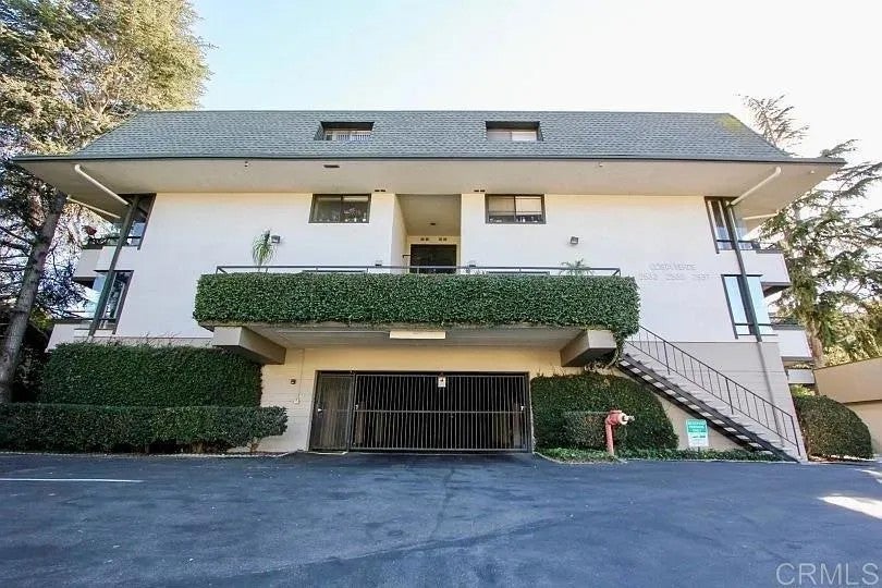 2537 Navarra Drive B11