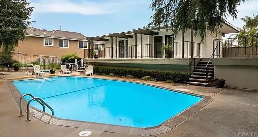 2537 Navarra Drive B11
