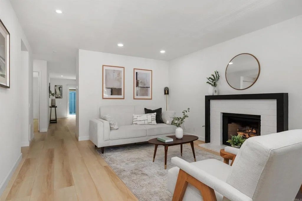 3521 Caminito Carmel Lndg