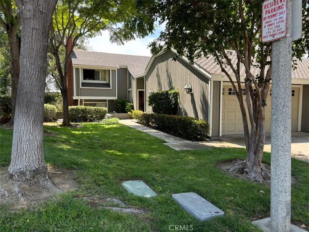 Photo of 17 Rainbow Falls, Irvine, CA 92603 (MLS # OC26095380)