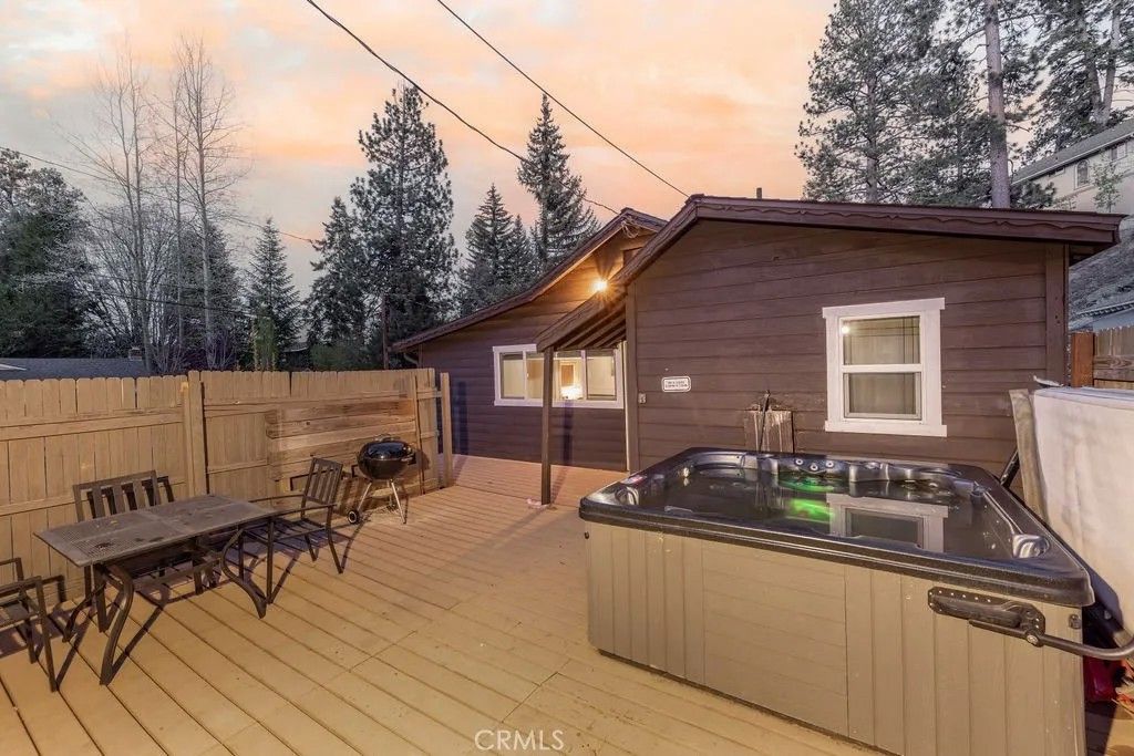 Photo of 986 Cameron Drive, Big Bear Lake, CA 92315 (MLS # IG26084394)