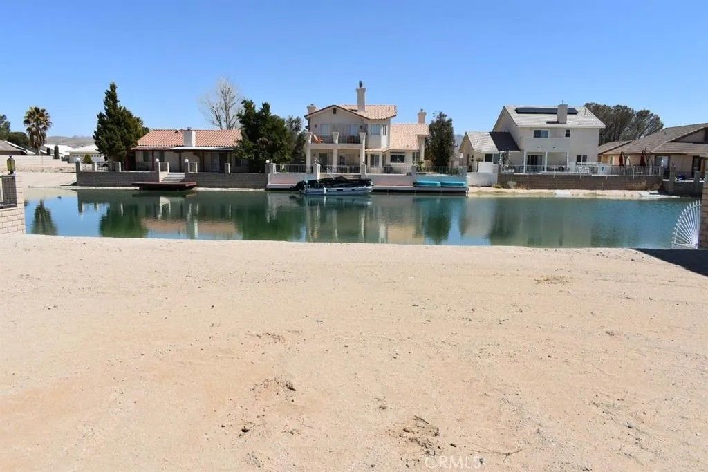 Photo of 26299 Driftwood, Helendale, CA 92342 (MLS # HD26112706)
