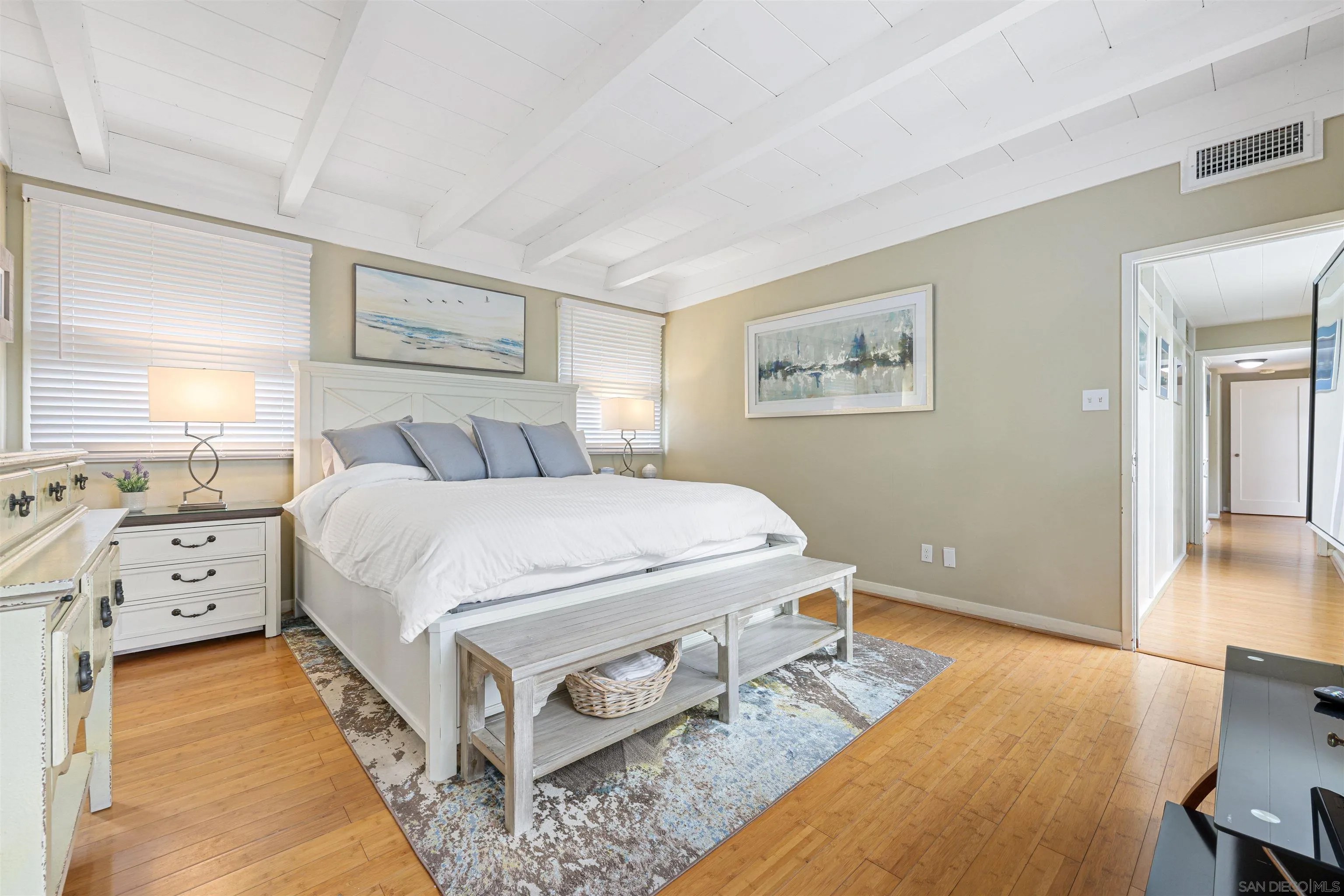 8260 Paseo Del Ocaso