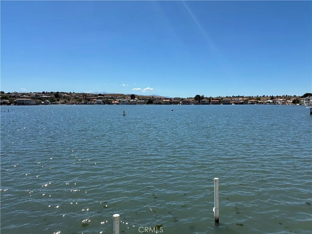 18099 Lakeview