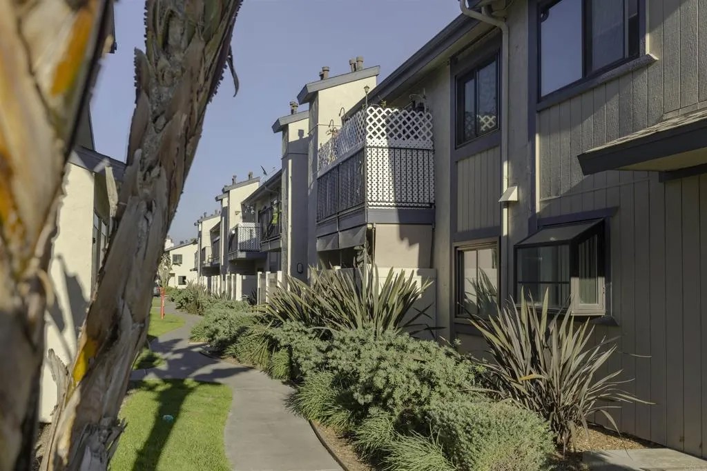 12650 Lakeshore Drive 160